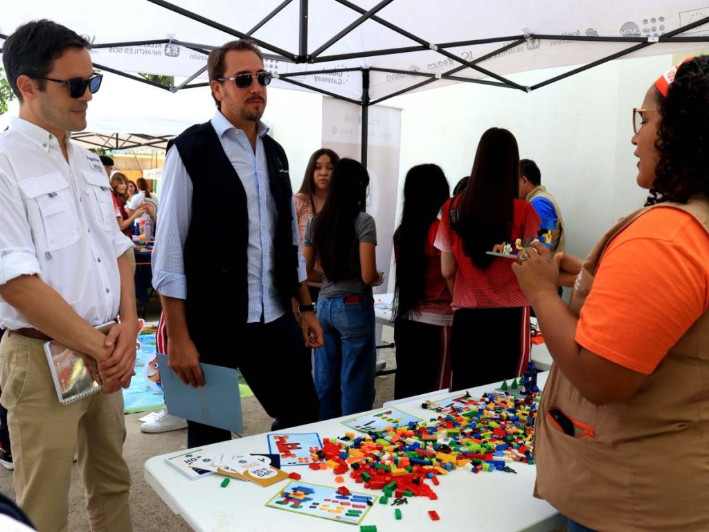 Las nuevas unidades móviles ofrecerán servicios de salud integral y consejería en salud mental en comunidades del oriente del país. Foto