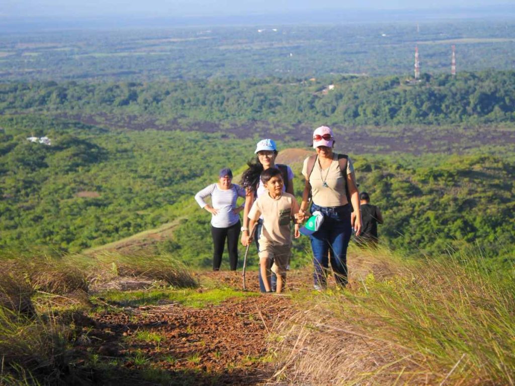 Con transporte, alimentación y entrada al parque, es posible organizar una escapada económica desde El Salvador para conocer la famosa “Boca del Infierno”.
