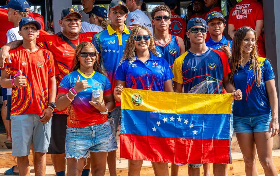 La ceremonia de inauguración del Surf City El Salvador ISA World Junior Surfing Championship 2026 se realizó este viernes en Punta Roca, La Libertad Costa.