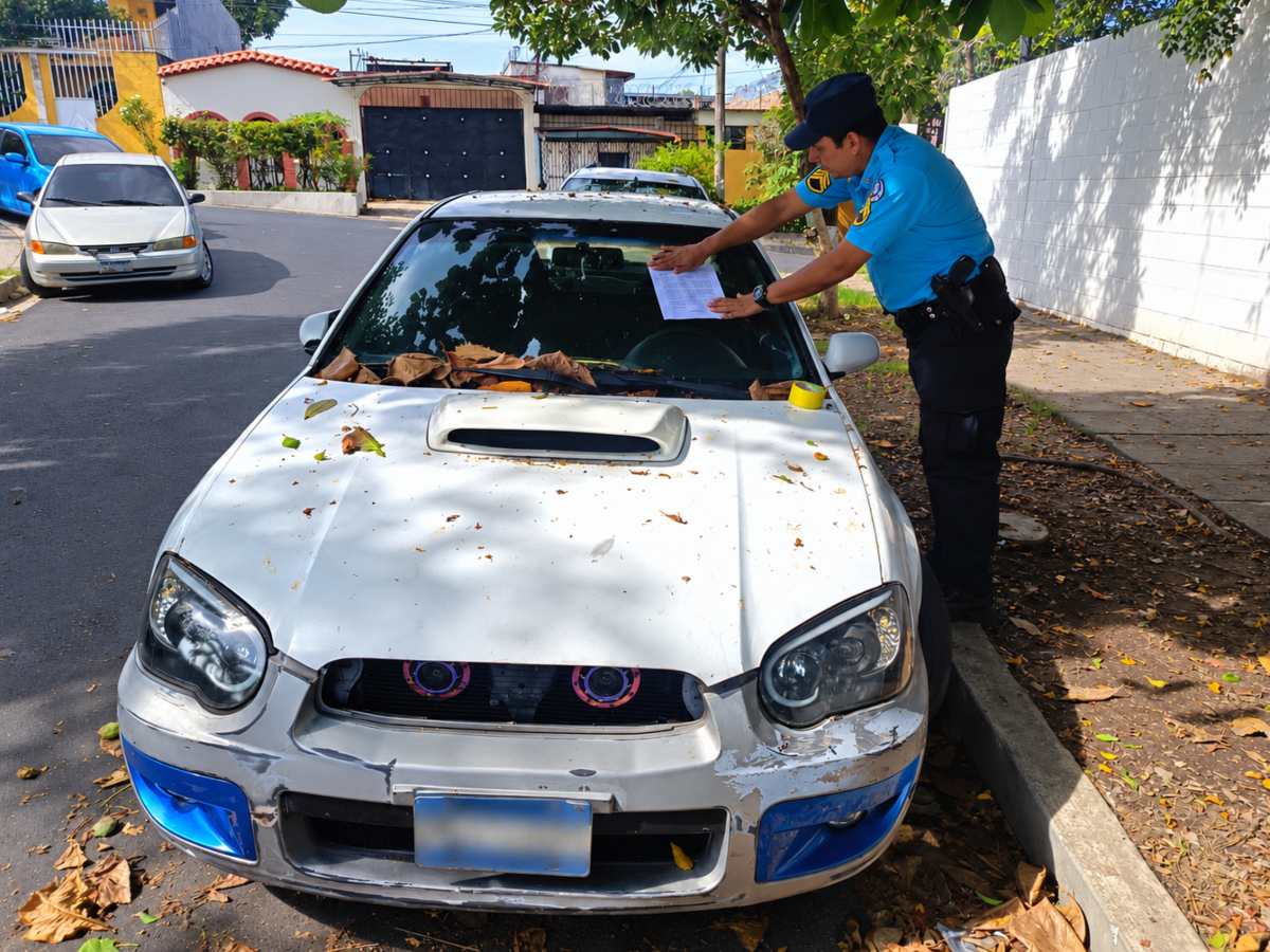 vehículos abandonados - CAM San Salvador -
