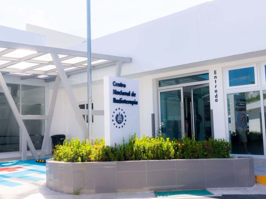 El Centro Nacional de Radioterapia fue renovado con una inversión de $8 millones e incorporó un nuevo acelerador lineal para el tratamiento de pacientes con cáncer. Foto/ Ministerio de Salud