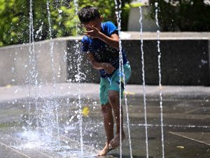 Clima- Calor- Fenomeno- Refrescarse- Agua- Parques- San Salvador (11)
