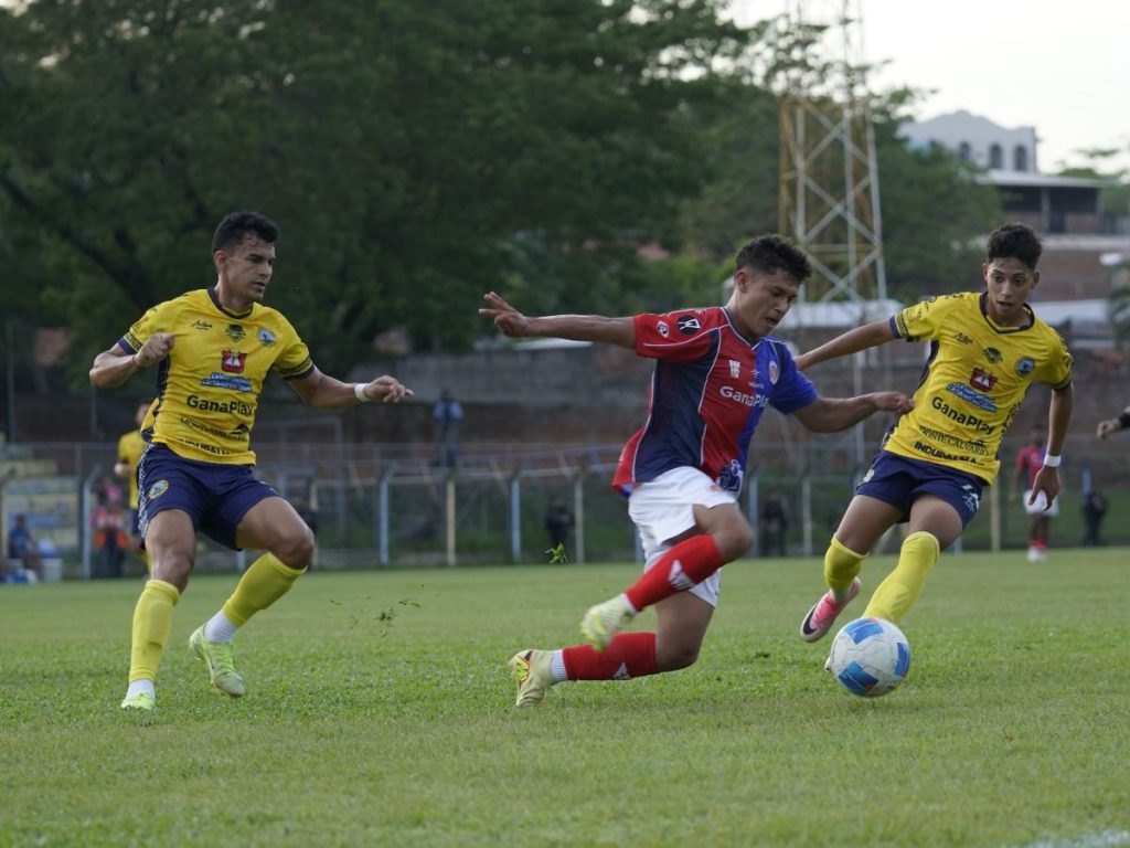 FAS remontó y derrotó 1-3 a Municipal Limeño en el estadio Ramón Flores Berríos de Santa Rosa de Lima.