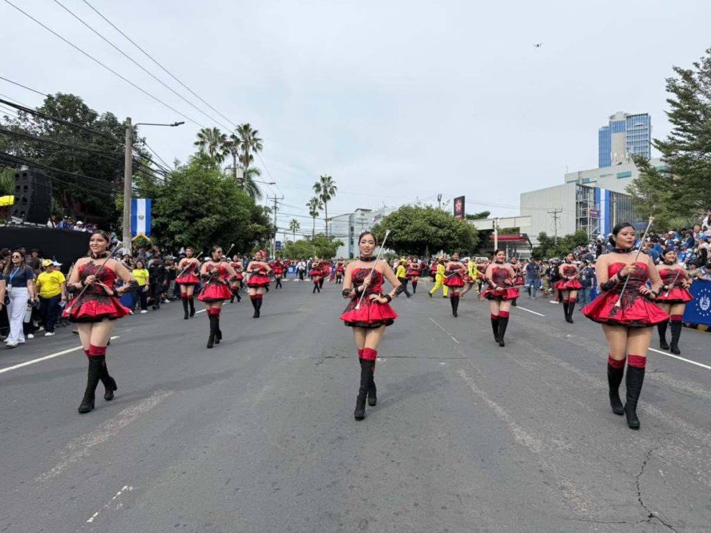Los estudiantes del INFRAMEN se preparan durante meses para participar en el tradicional desfile del 15 de septiembre.