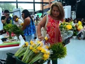 LM- Flores- Amarillos- Festival- San Moguelito- Mercado- Arreglos (6)
