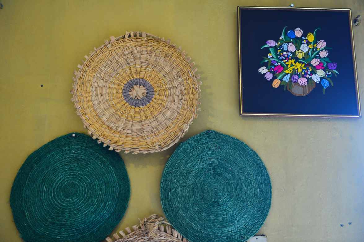 es de la decoración interior del establecimiento que transmiten el ambiente tradicional y la historia de la familia.