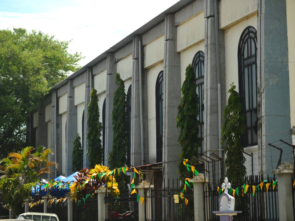 Vista general de la fachada de la Iglesia Nuestra Señora de La Merced en San Salvador.