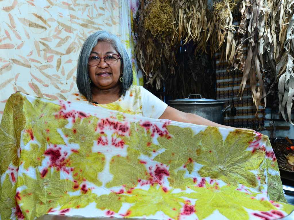 LM- Sandra Funes-Taller- Fabricación- Artesanal-Hojas Telas