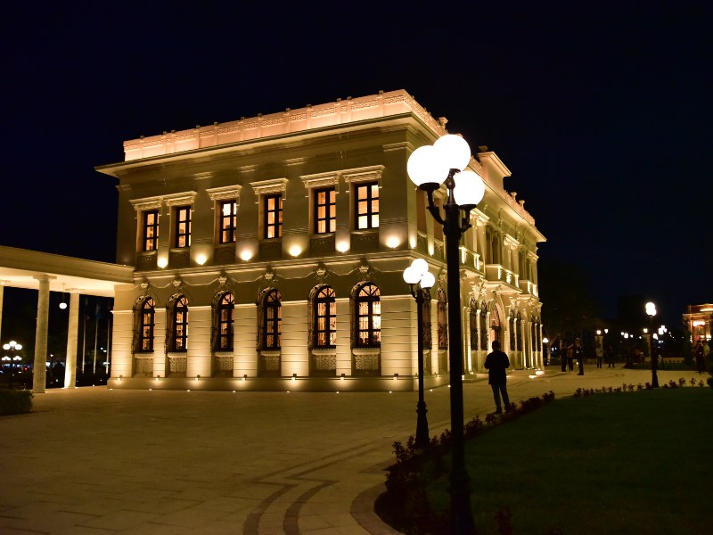 El mausoleo de Francisco Morazán está ubicado a un costado del Palacio Nacional y frente a la Biblioteca Nacional de El Salvador (BINAES), en pleno Centro Histórico de San Salvador.