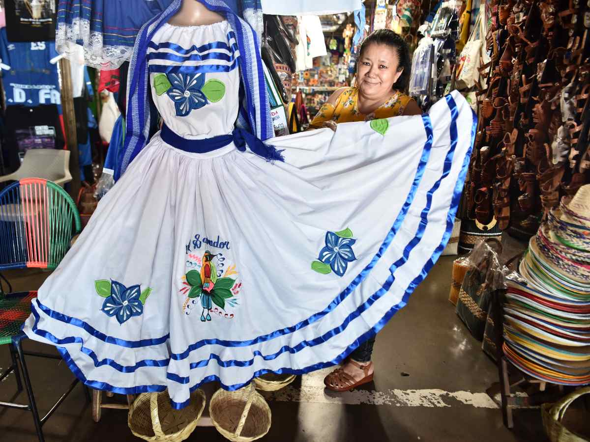 ML oferta trajes para independencia 046