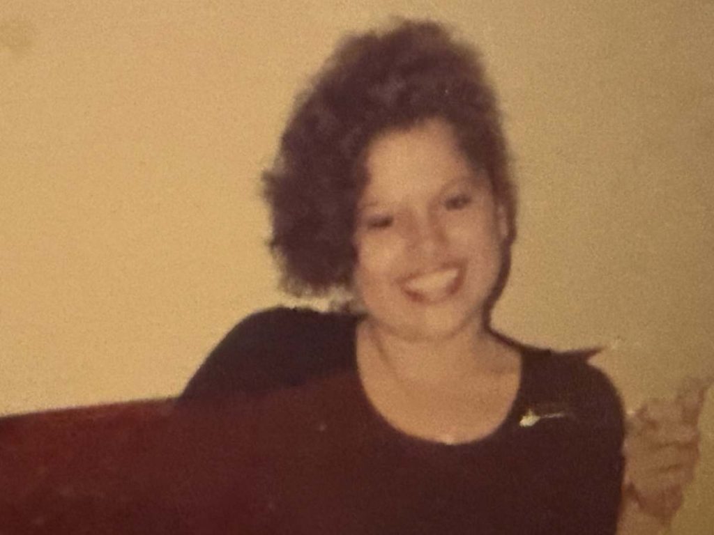 La ministra de Turismo desempolvó su álbum personal para recordar cómo lucía durante los años 80. Foto: Instagram @morenaileana