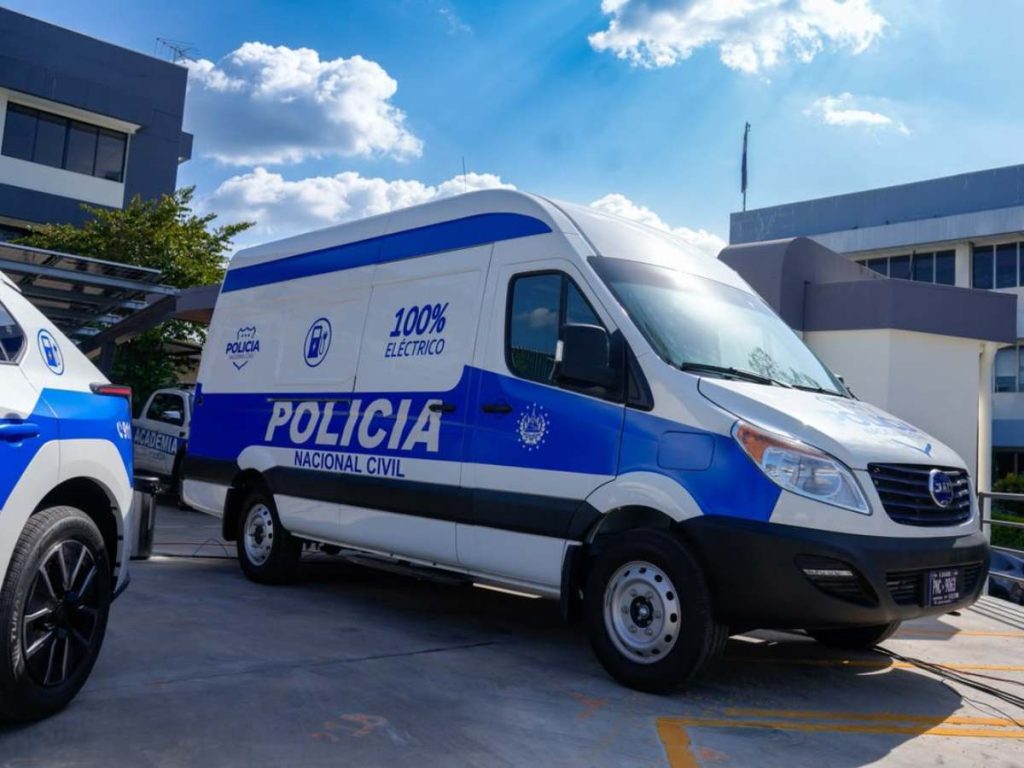 El Centro Histórico de San Salvador será una de las zonas donde la PNC utilizará vehículos eléctricos.
