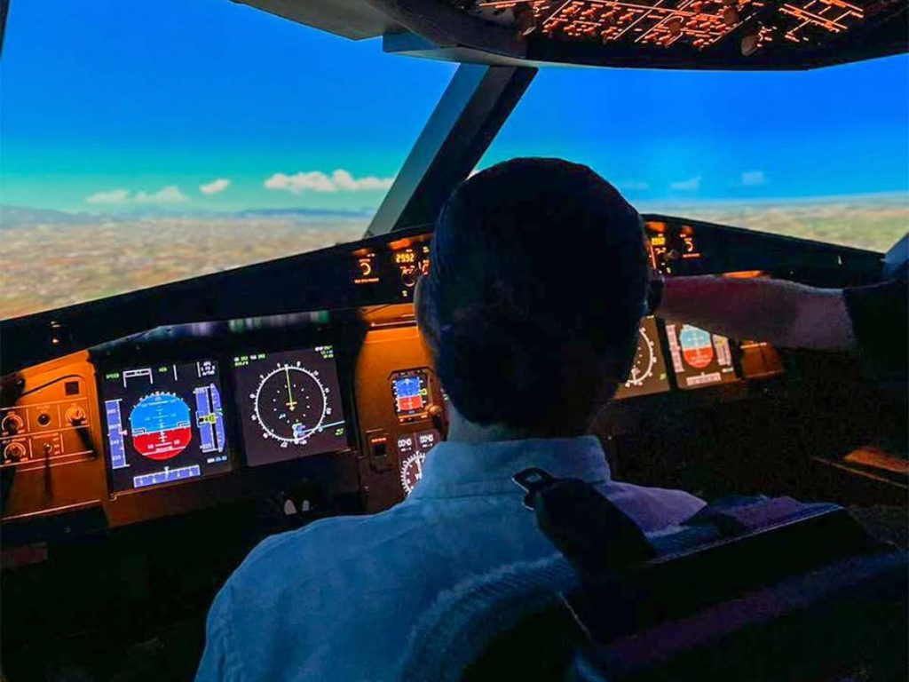 Aerotraining ofrece opciones de formación para jóvenes interesados en convertirse en pilotos, tripulantes de cabina y otros profesionales de la aviación. Foto/ Cortesía