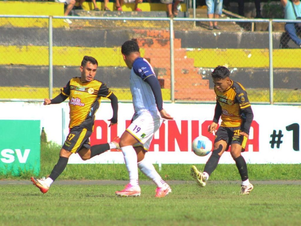 Platense y Fuerte San Francisco terminaron sin goles en el estadio Antonio Toledo Valle.
