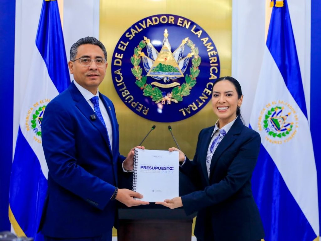 El Ministerio de Hacienda entregó a la Asamblea Legislativa el proyecto de Presupuesto General del Estado para 2027, por $12,421 millones.