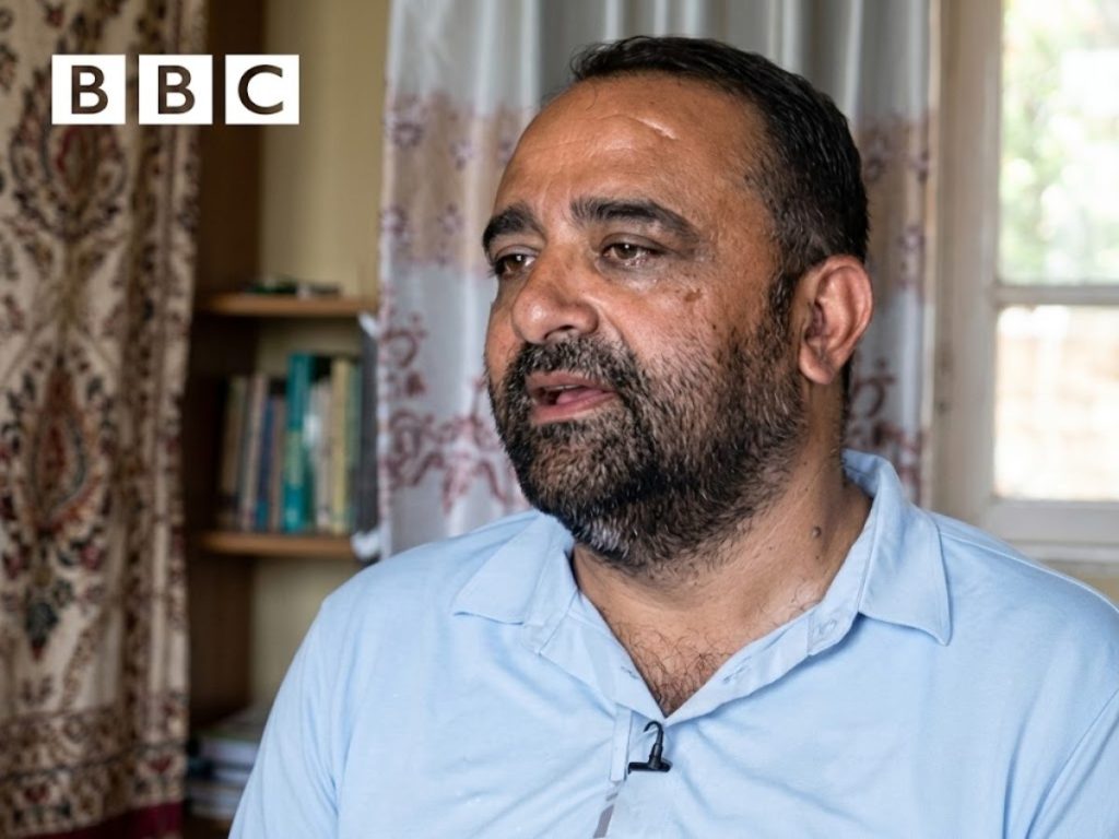 Rajendra Dawadi, director de la Escuela Secundaria Tribhuvan Trishuli