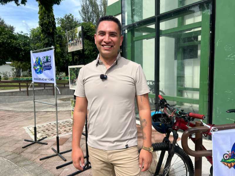 El arquitecto mexicano Rafael Hernández Monroy participó en el Foro Mundial de la Bicicleta realizado en El Salvador.