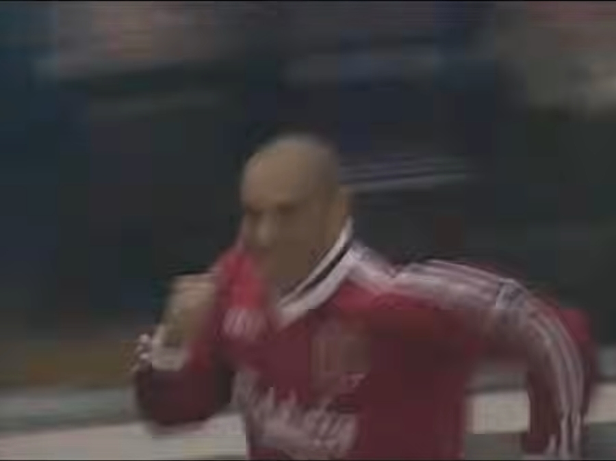 camara temblor sismo tremula locura borrosa encuadre imagen jubilo futbol vieja tv recuerdo video transmision robbie ruud 01
