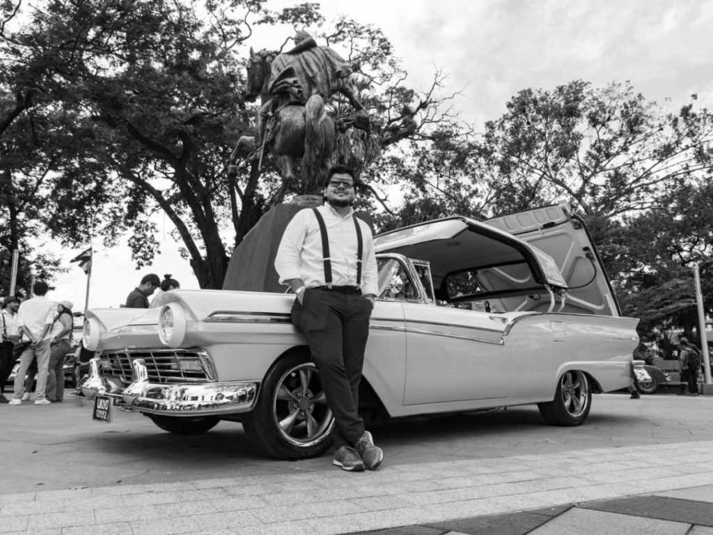 La actividad formó parte del Distinguished Gentleman’s Drive, evento que reúne a aficionados de los vehículos clásicos y promueve la sensibilización sobre la salud masculina.