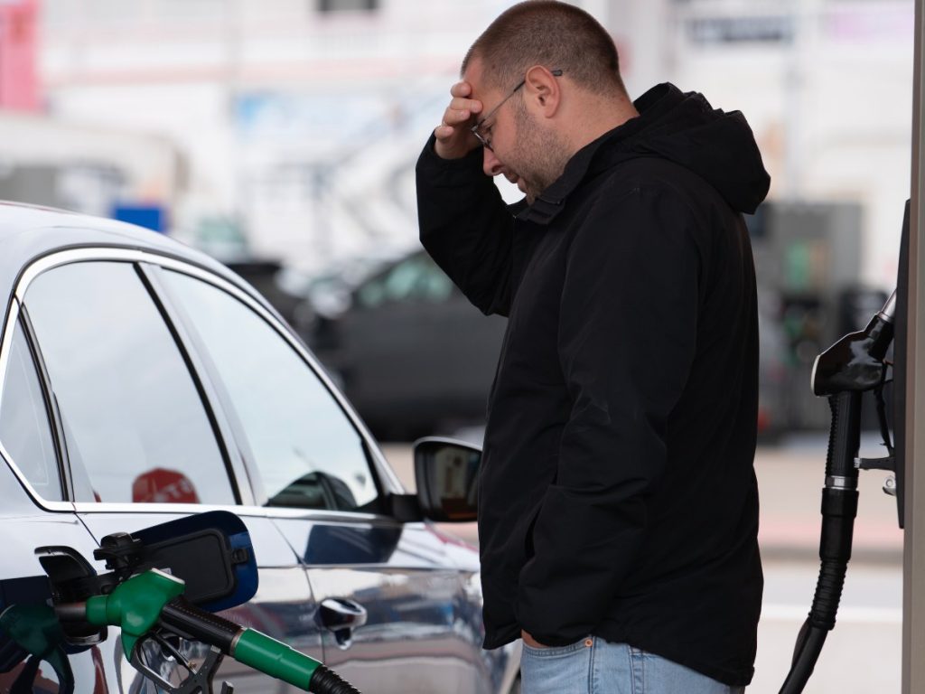 Los combustibles volverán a subir de precio en El Salvador a partir del 15 de septiembre.