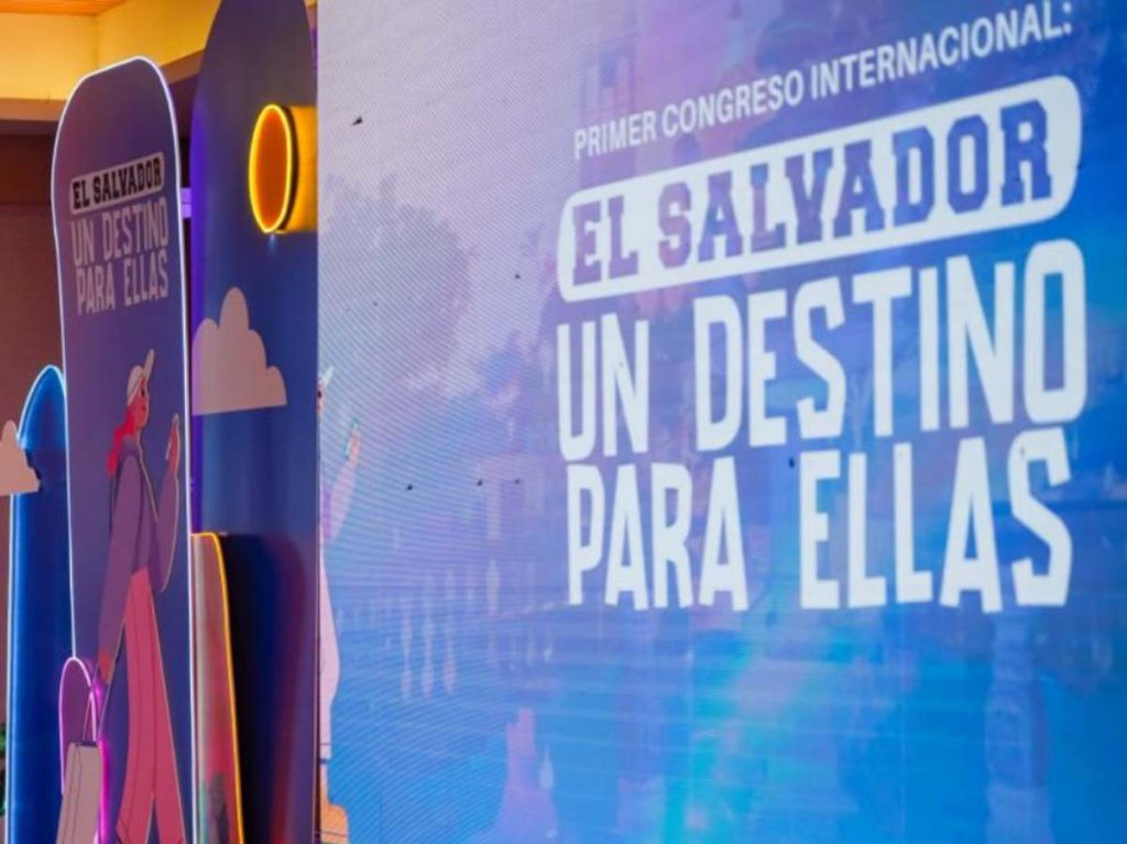 El Salvador busca atraer a más mujeres viajeras mediante diferentes experiencias turísticas.