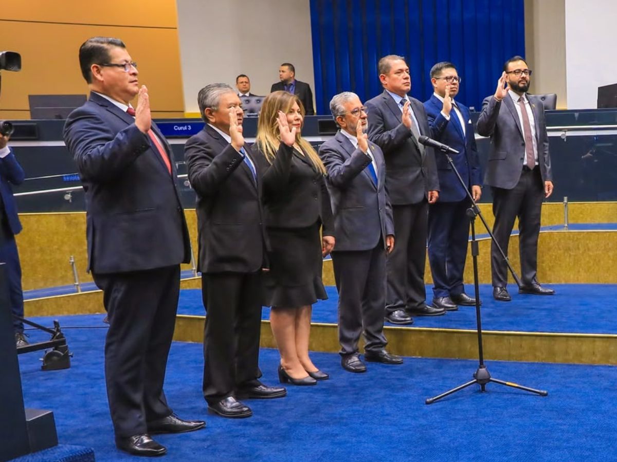 La Asamblea Legislativa juramentó a los 14 abogados que integrarán el Consejo Nacional de la Judicatura entre 2026 y 2031.