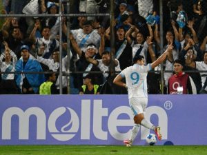 Guatemala trapea con El Salvador y nos devuelve a la realidad