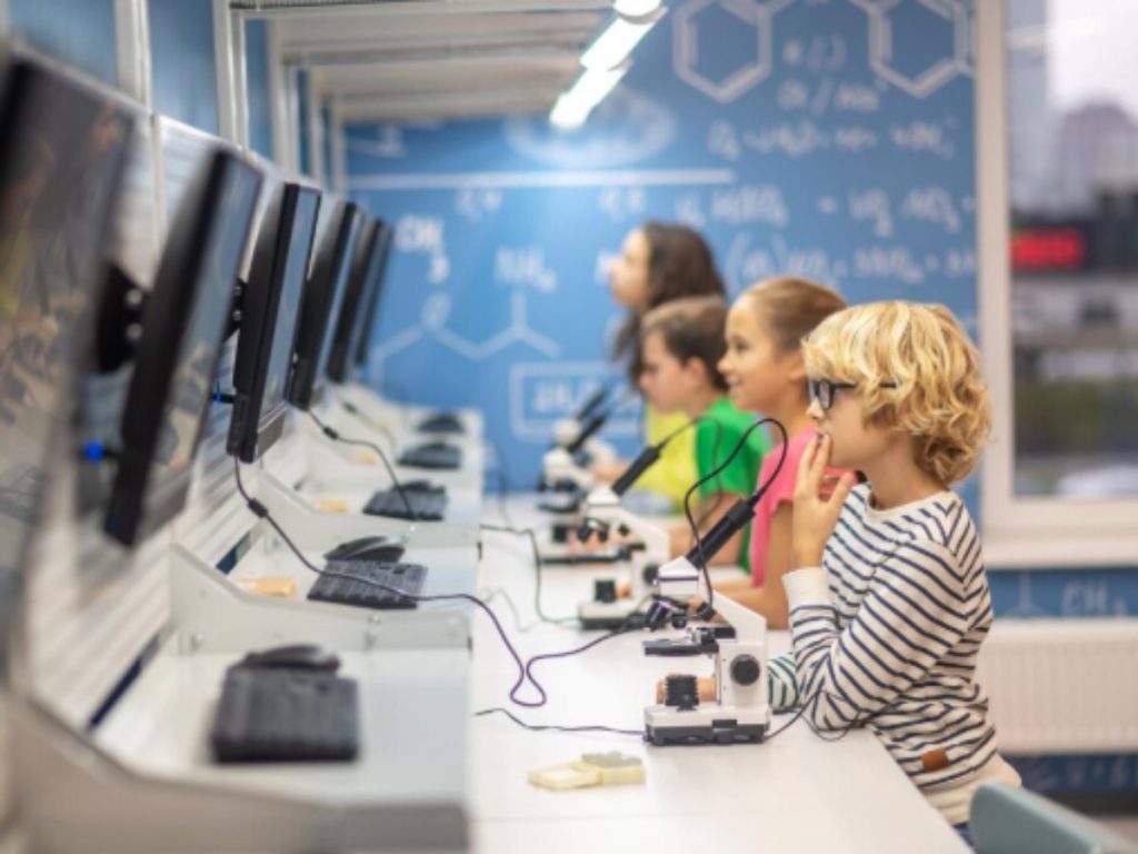 Melania Trump anunció una asociación con Nvidia durante una visita a una escuela primaria de Carolina del Norte. Foto