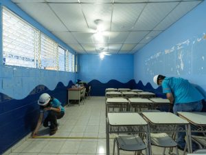 Bukele anuncia renovación de tres escuelas y sus calles tras desfile del 15 de septiembre