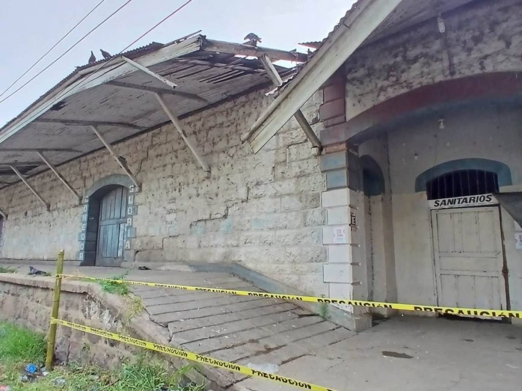 La comuna informó que las zonas de mayor peligro fueron acordonadas para proteger a la población.