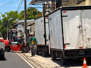 estacionamiento-vehículos de carga-furgones