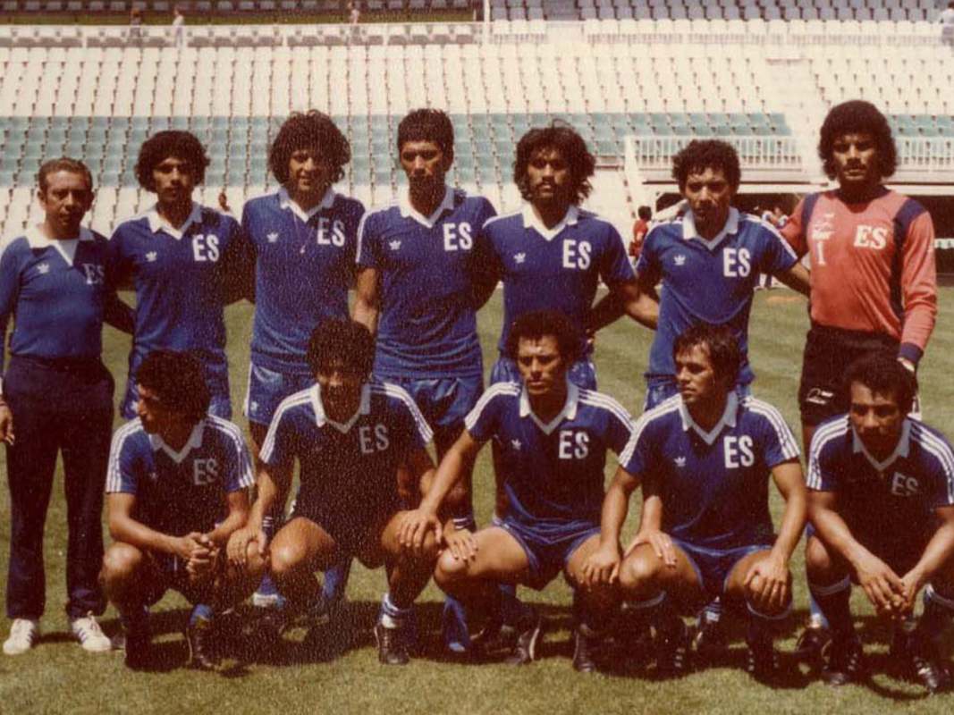Los apodos de grandes figuras del fútbol salvadoreño han quedado en la memoria de varias generaciones de aficionados. Foto EDH / Archivo