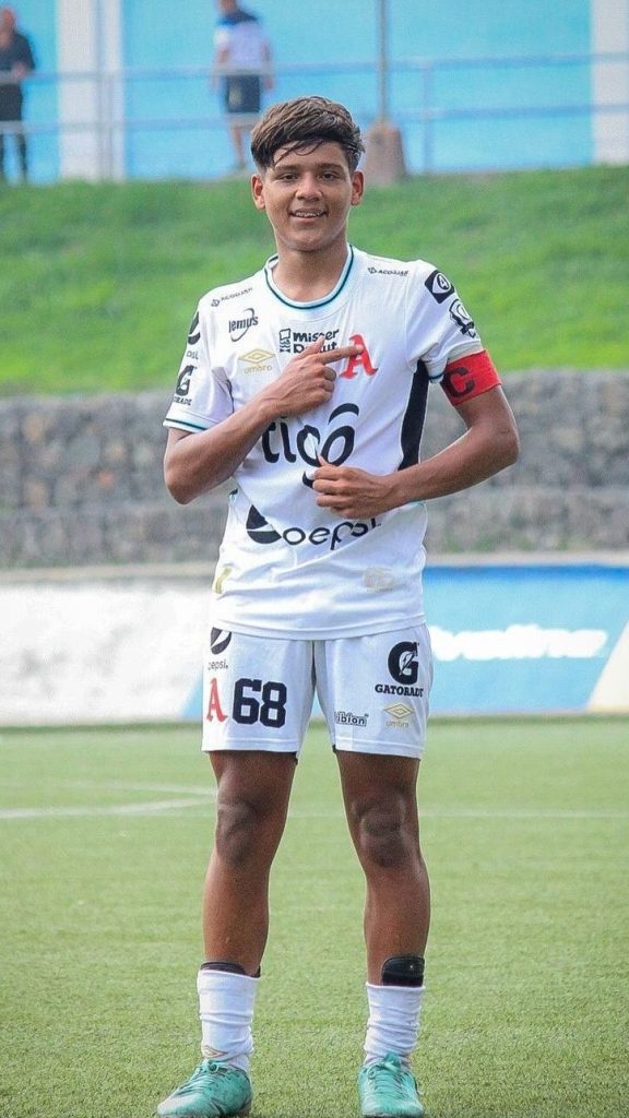 kevin garcia futbolistas jugadores salvadoreños el salvador nacidos 15 septiembre dia independencia robbie ruud
