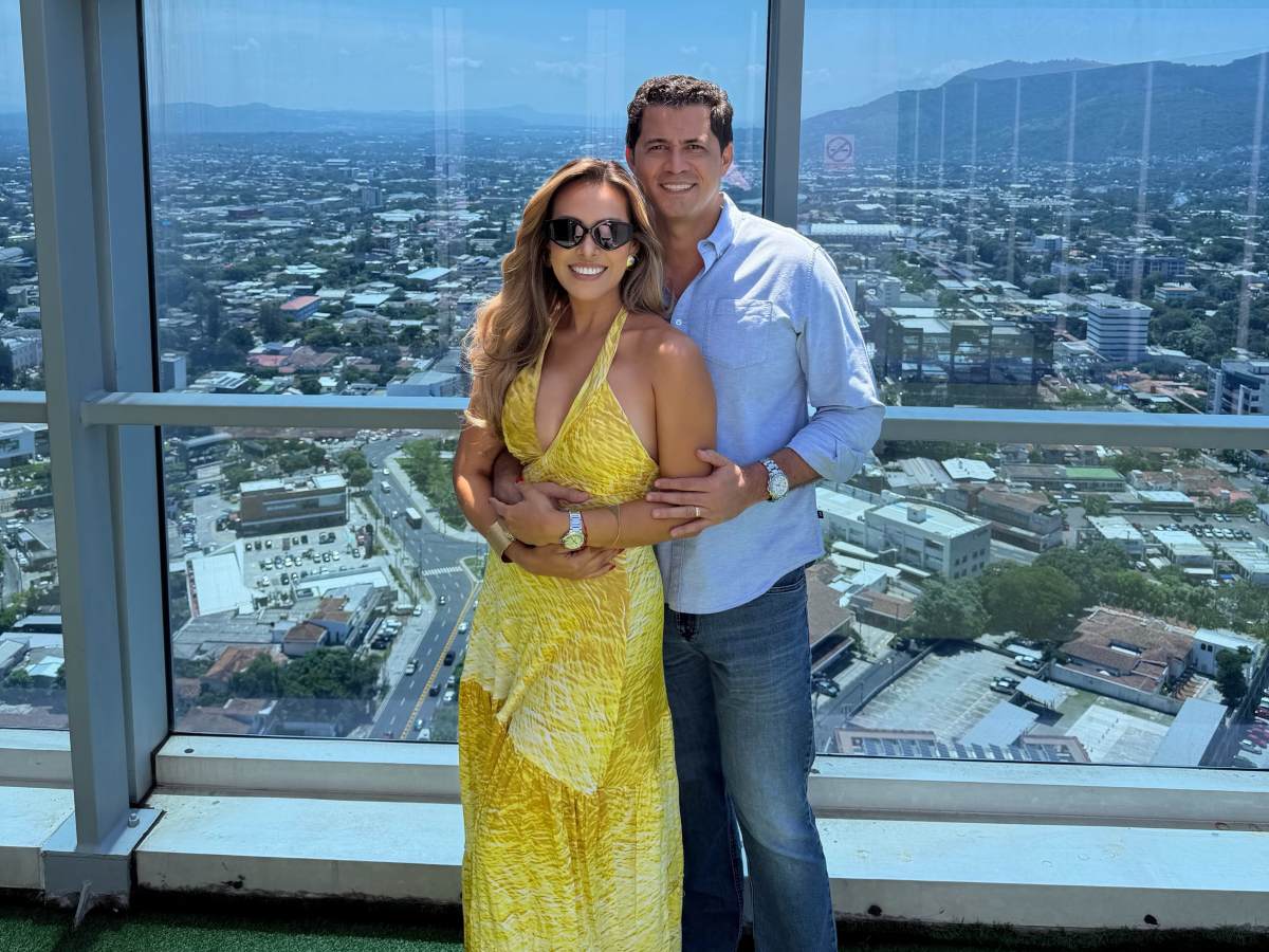 Luciana Sandoval sorprende con románticas fotos junto a su esposo