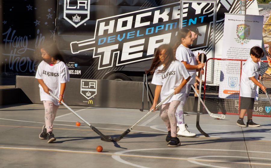 miley alfaro afja el salvador salvadorena hockey nhl las vegas entrevista robbie ruud 06 (1)