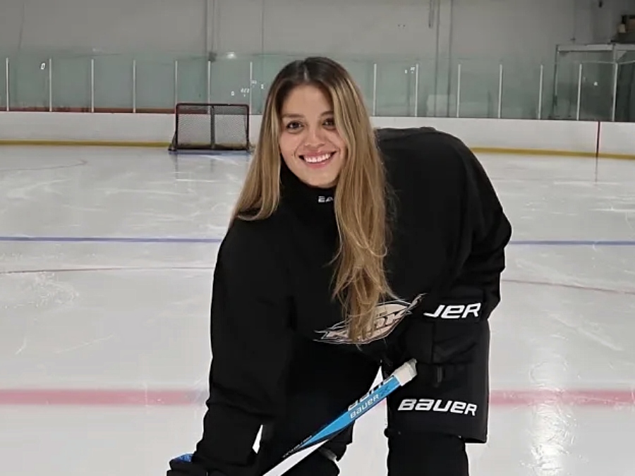 miley alfaro hockey el salvador salvadorena embajadora robbie ruud 03