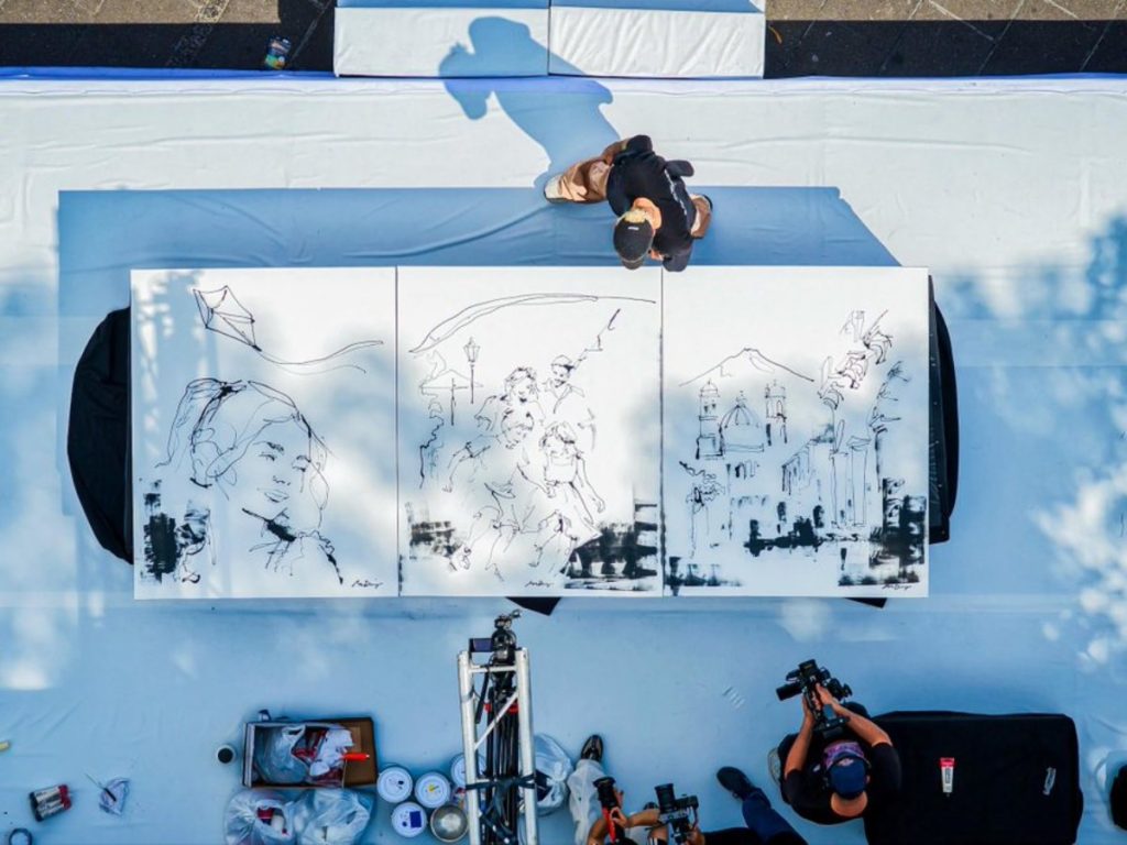 El artista español Mr. Drip realizó una obra en vivo en la Plaza Gerardo Barrios como parte del cierre de actividades de la novena Pedaleada Centro Histórico.