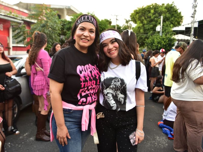 Margarita ha venido acompañado a su hija Gabriela que deseaba ver a Tini desde hace 8 años