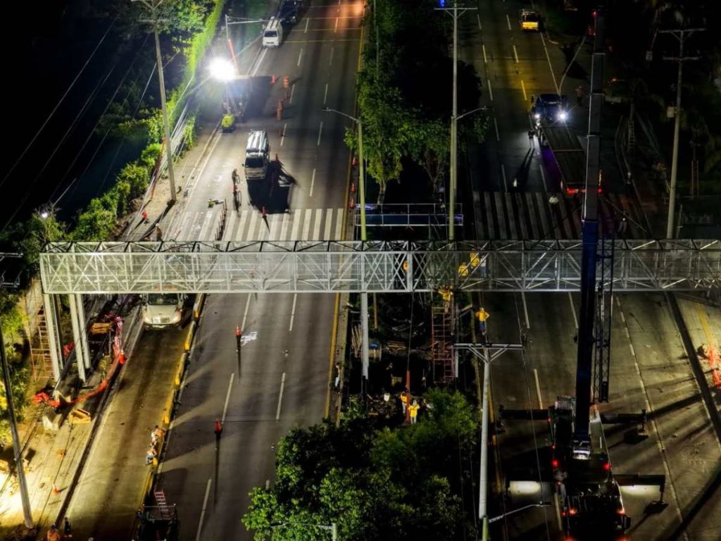 pasarelaa-comalapa