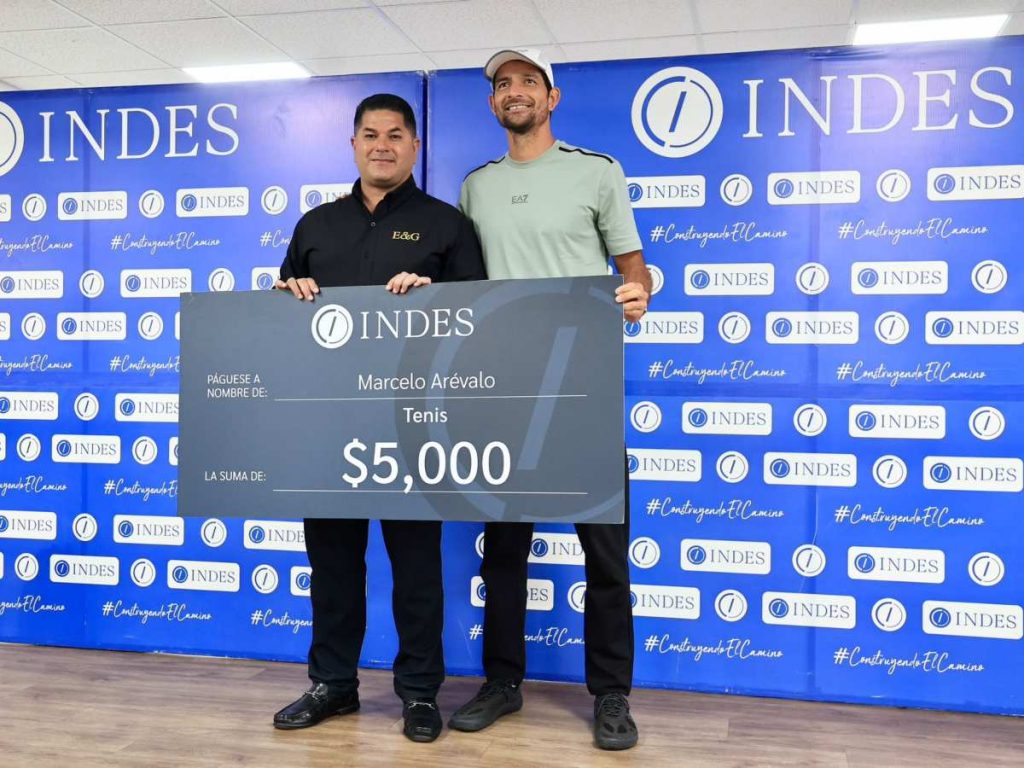 Marcelo Arévalo recibió $5,000 del INDES por conquistar el título de dobles mixtos de Wimbledon 2026.