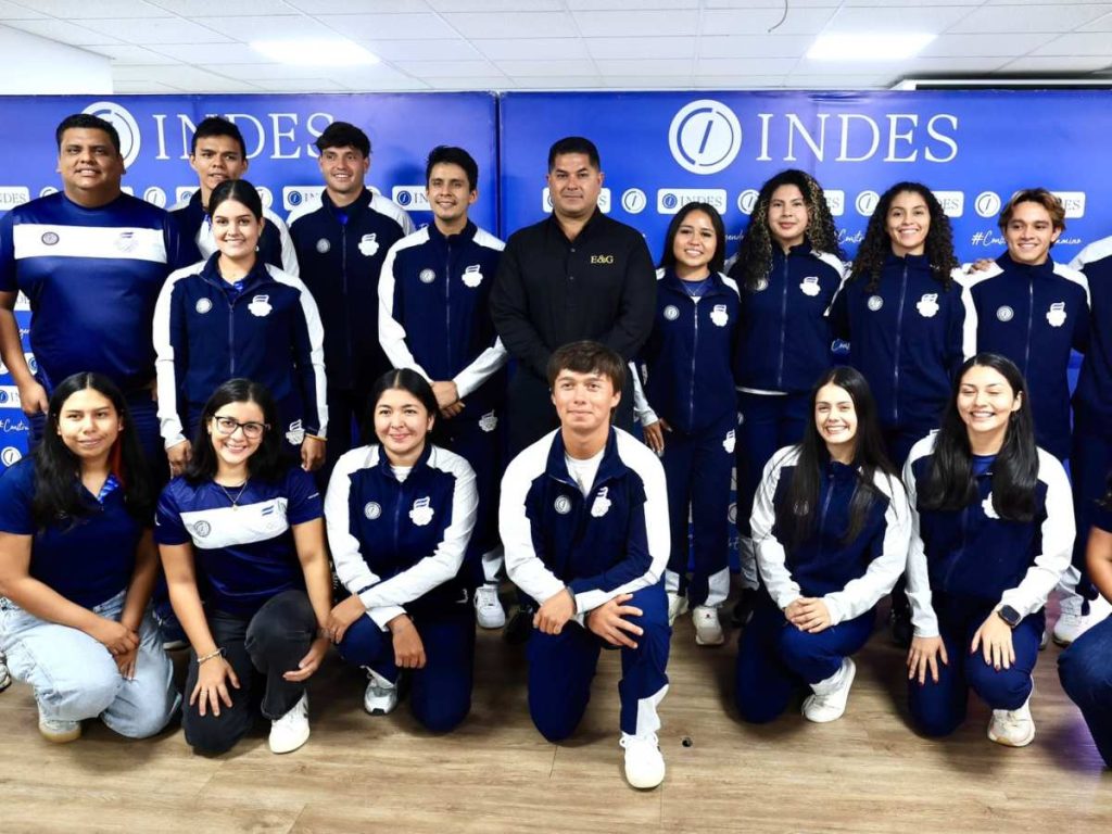 Atletas salvadoreños fueron reconocidos por sus resultados en Santo Domingo 2026 y otras competencias internacionales.