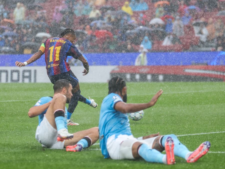 raphinha fc barcelona feyenoord uefa champions league