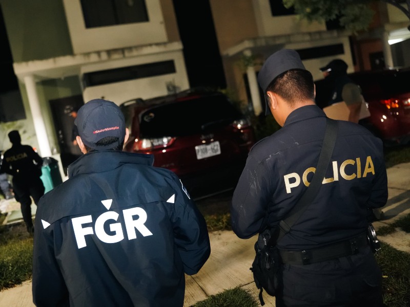Autoridades ejecutaron capturas vinculadas a una red investigada por hurto de identidad y fraudes informáticos.