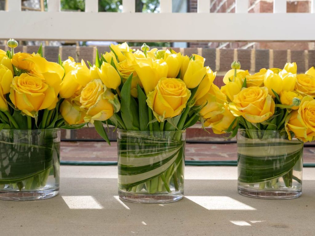 Rosas amarillas: Clásicas y elegantes, las rosas amarillas siguen siendo una de las opciones favoritas para regalar.
