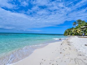 Placencia combina playas caribeñas, ambiente relajado y aventuras marinas para quienes buscan desconectarse en el sur de Belize.