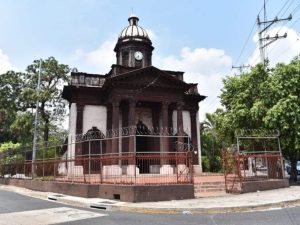 La iglesia Nuestra Señora de Candelaria es uno de los templos históricos de San Salvador y fue declarada Monumento Nacional en 1978.