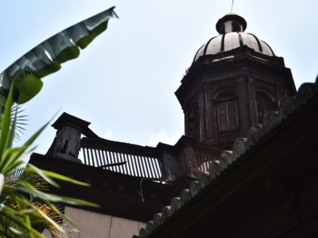 Terremotos, inundaciones y el paso del tiempo han marcado a la iglesia de Candelaria, un patrimonio que continúa siendo punto de encuentro para la feligresía.
