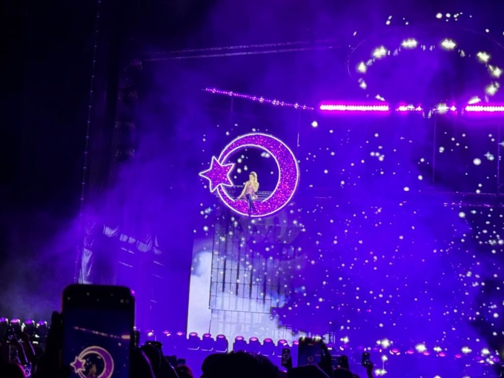 Tini se presentó este domingo en el Estadio Las Delicias tras reprogramar su concierto por la lluvia.