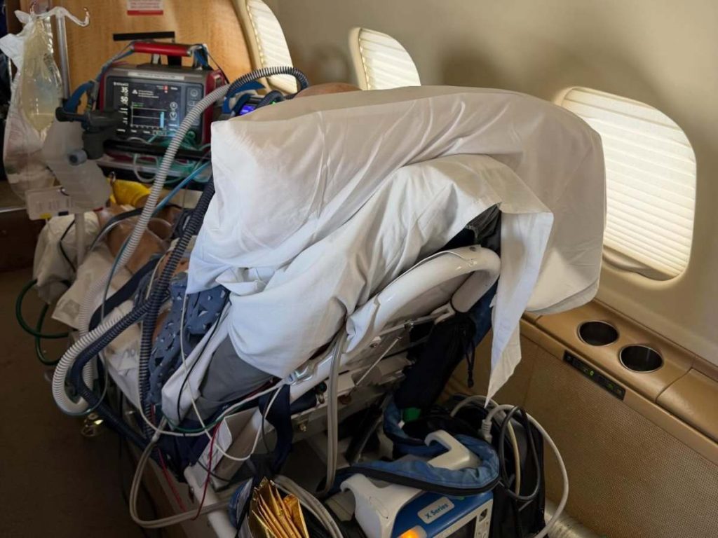 La Embajada de Estados Unidos en San Salvador publicó en febrero de 2026 un listado de compañías de ambulancia aérea y acompañamiento médico.