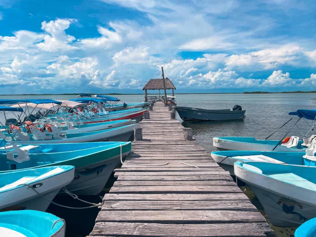 La Reserva de la Biosfera Sian Ka’an, en Tulum, México, cautiva con sus paisajes naturales y su riqueza ecológica.